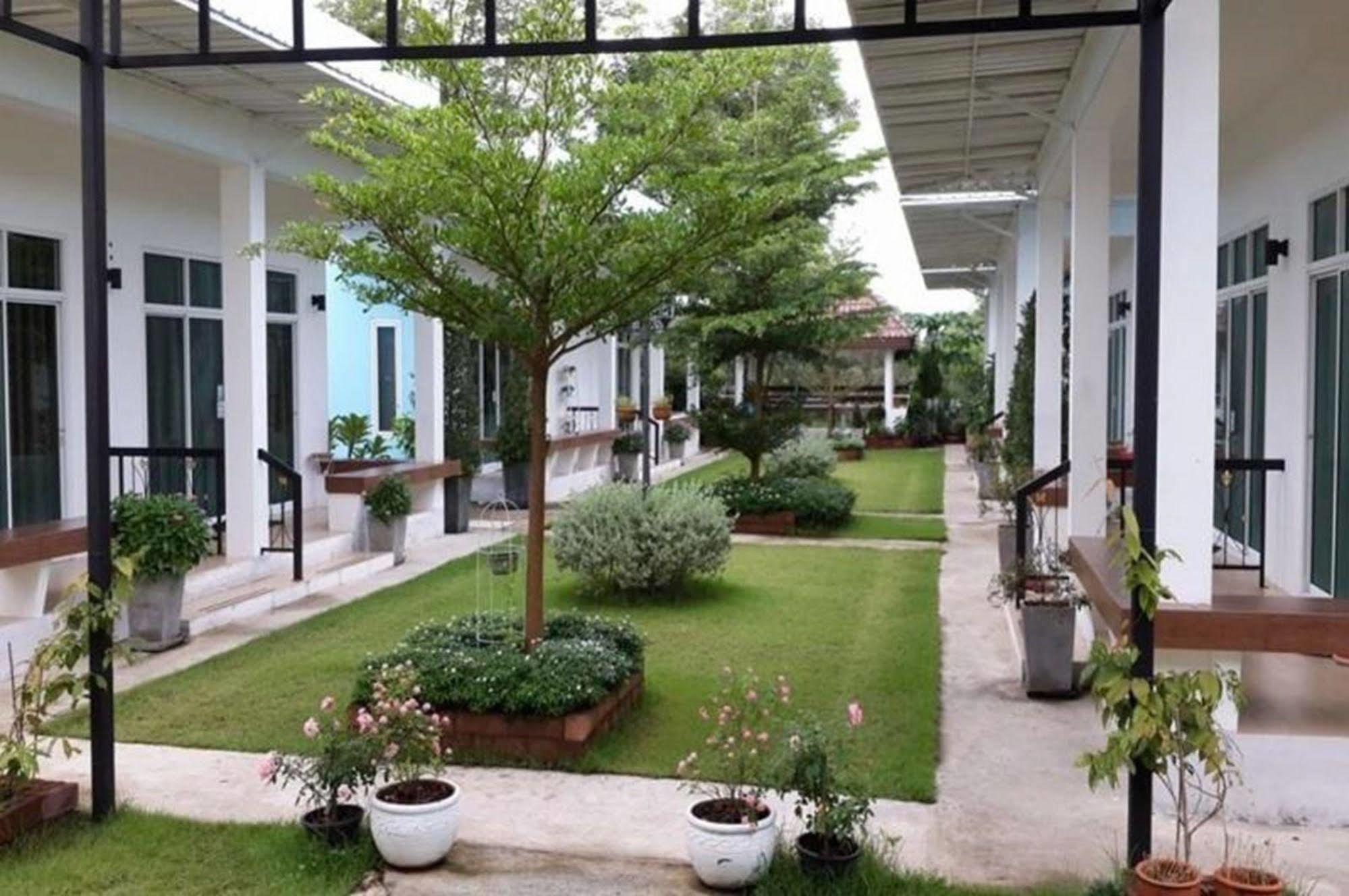 צ'נטאבורי The Cube Resort מראה חיצוני תמונה